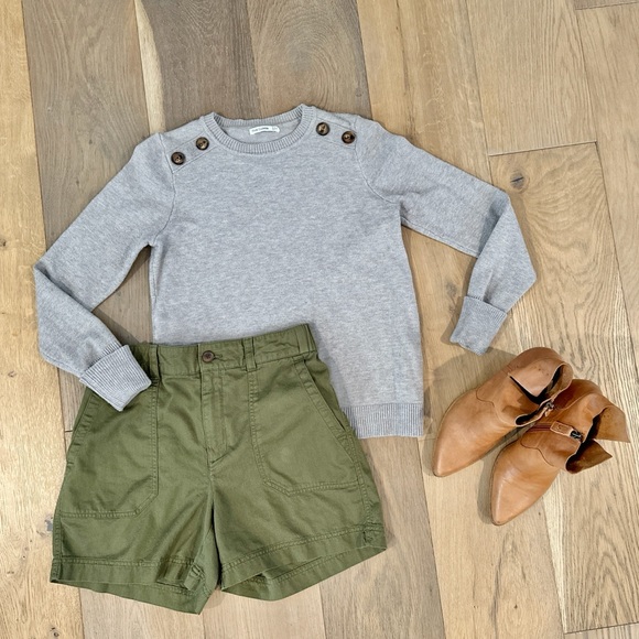 GAP Cargo Style Shorts - Picture 3 of 5